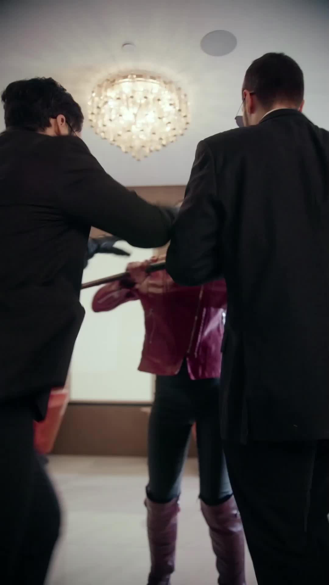 14. Bölüm - Annem Bir Mafya Patronu